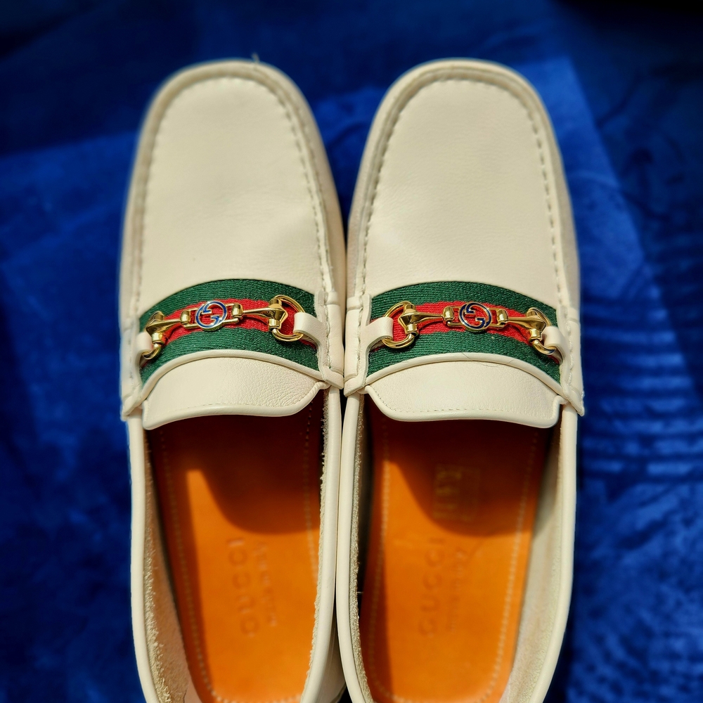 Gucci White Loafers with Green and Red Accents - Picture 3 of 6